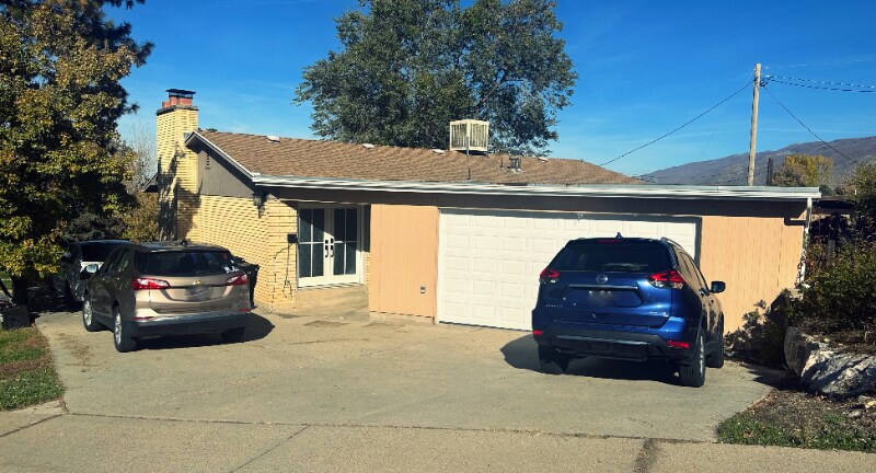 Building Photo - 489 E 2150 S