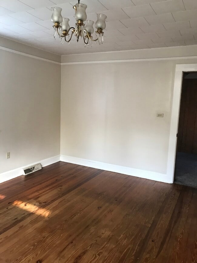 Building Photo - 1008 Orr St