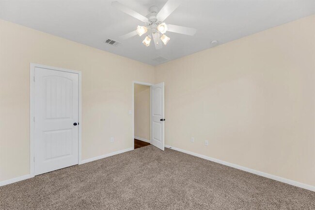 Building Photo - 16421 Pallazo Dr