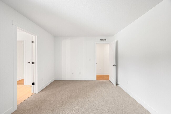 Building Photo - Brand New 3BD, 4BA Half-Duplex in Villa Park with Back Yard