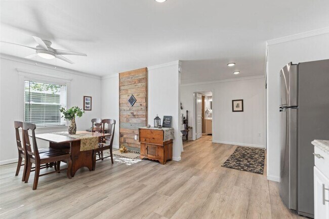 Building Photo - 1308 Fredrick Ln