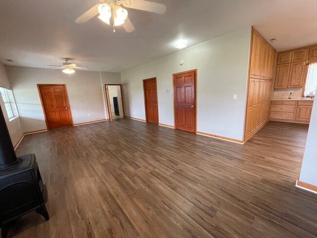 Building Photo - Single family home with BARN/SHOP - Flora,...