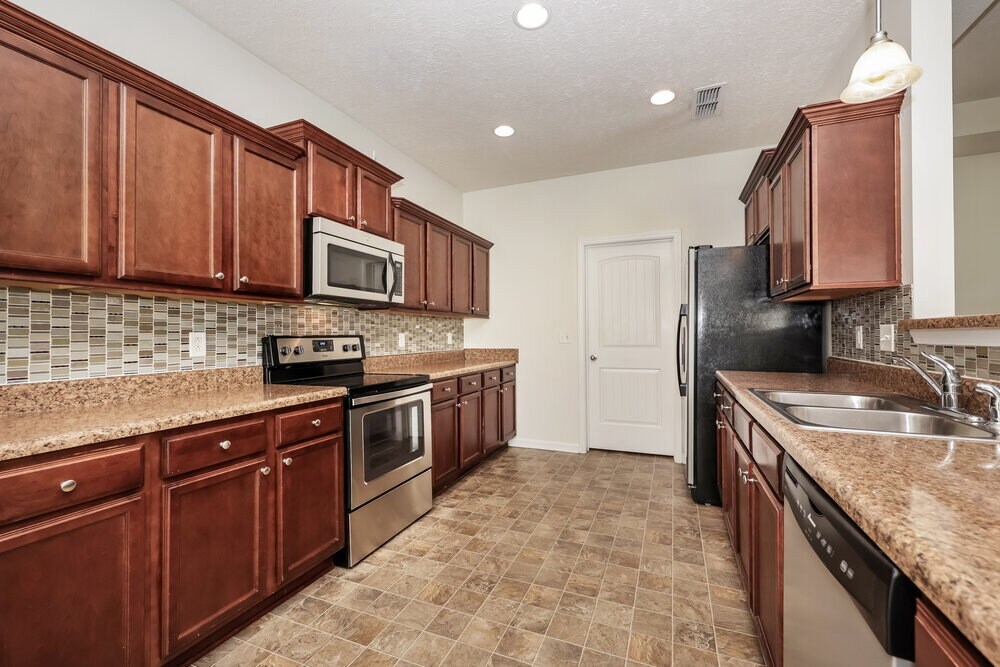 Building Photo - 3342 Cotswold Ln