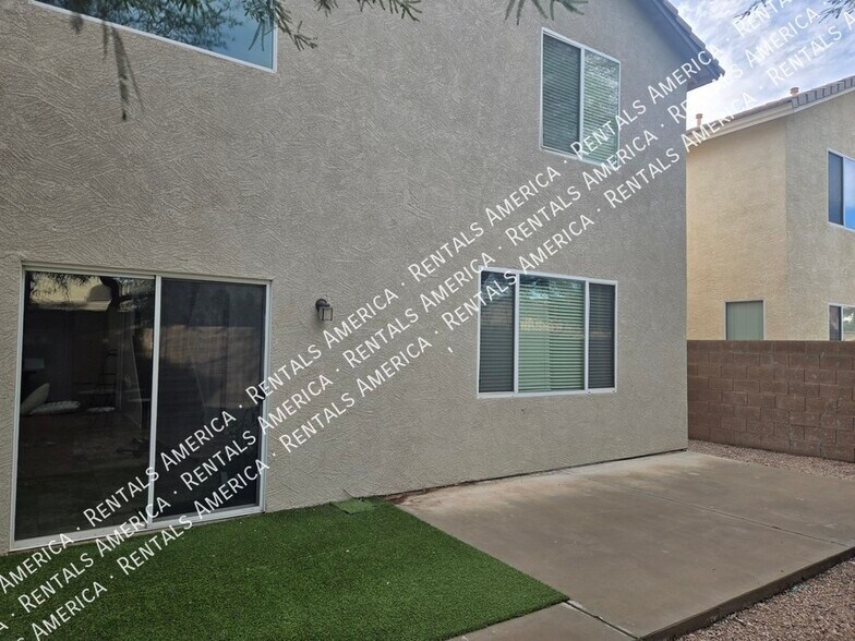 Building Photo - 44388 W Oster Dr