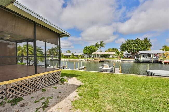 Building Photo - 1045 Apollo Beach Blvd