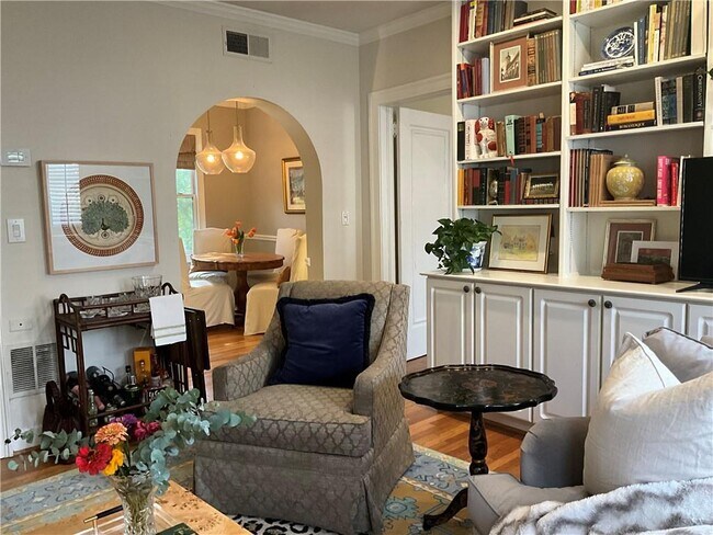 Building Photo - 2222 Peachtree Rd NW