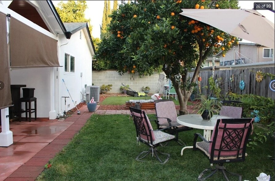 Building Photo - 118 Azucar Ave