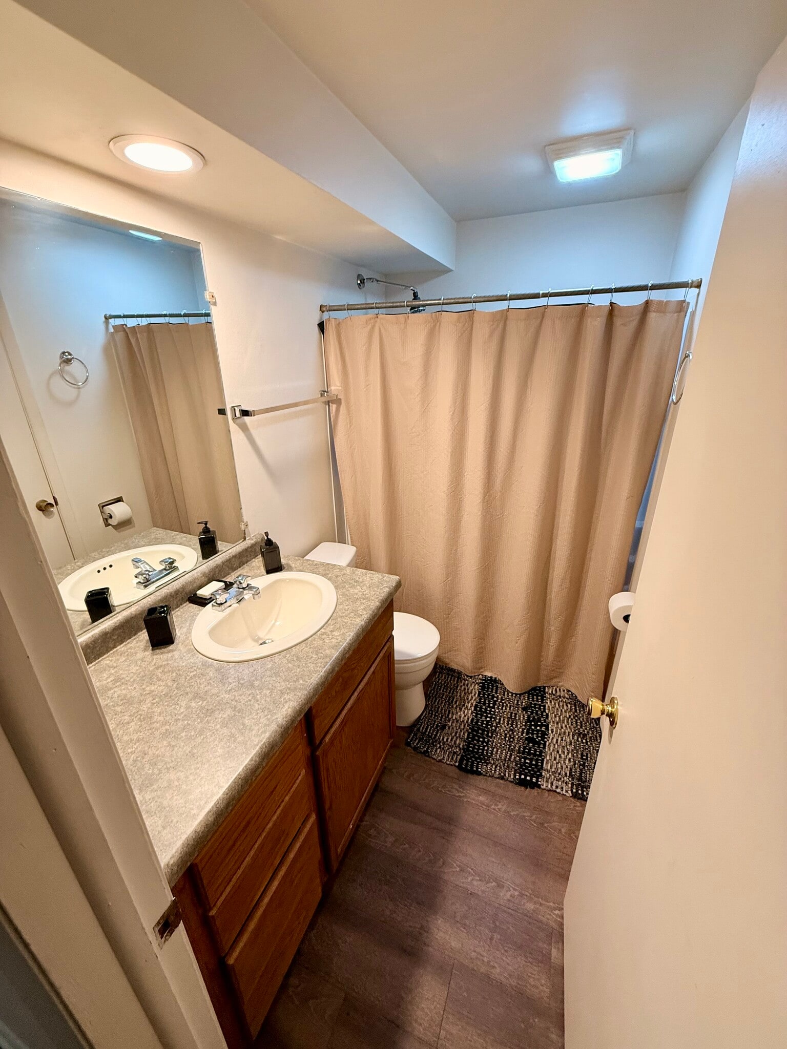 Building Photo - 310 Poplar St