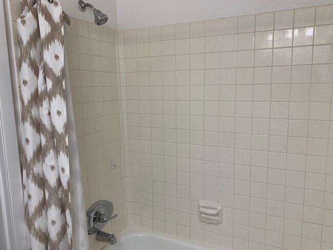 Building Photo - 806 Blvd de Orleans Blvd