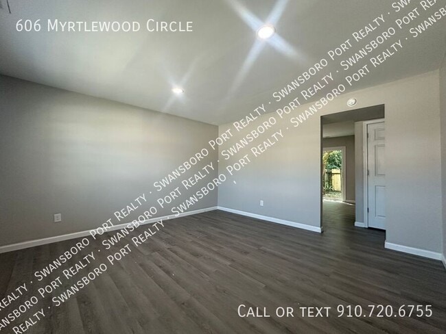 Building Photo - 606 Myrtlewood Cir