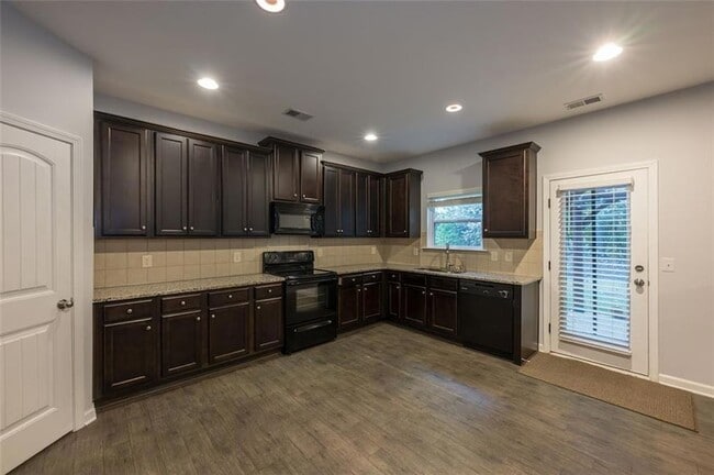 Building Photo - 840 Whisperwood Trail