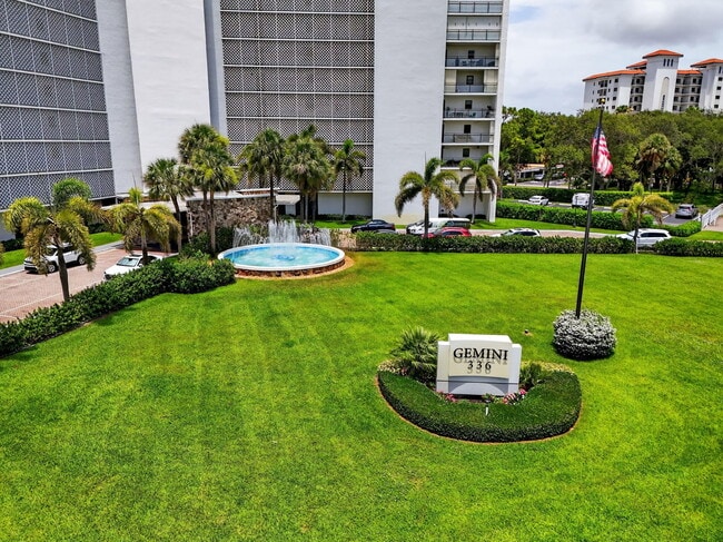 Building Photo - 336 Golfview Rd