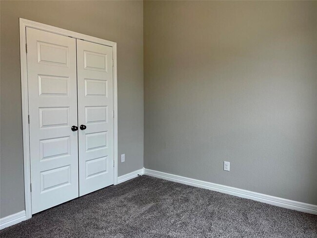 Building Photo - 24226 Maple Summit Ln
