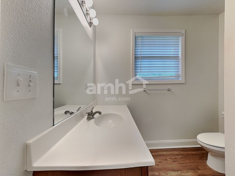 Building Photo - 6515 Mission Springs Ln