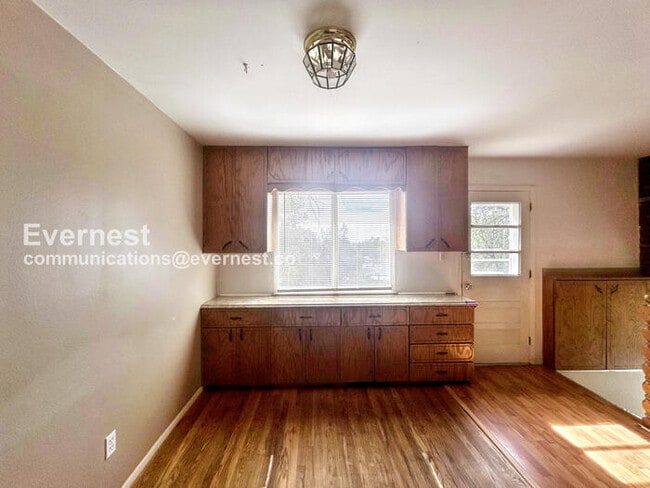 Building Photo - 1409 Laurette Dr