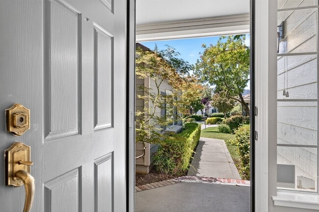 Building Photo - Single-Story Black Diamond Beauty on a Quiet Court with Private Backyard!!
