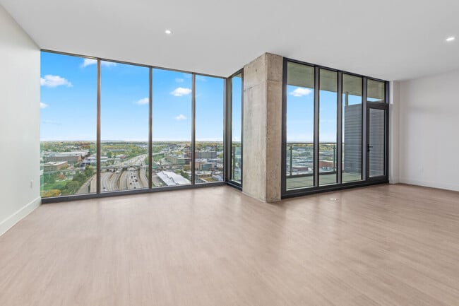 Interior Photo - The Studio Park Tower