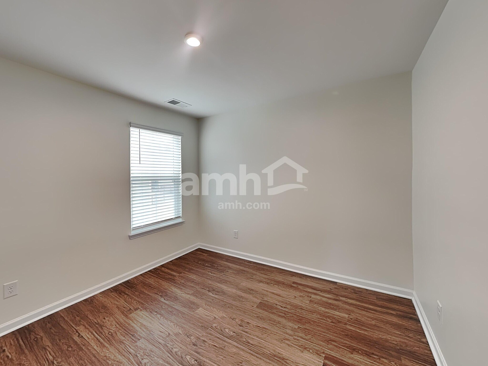 Building Photo - 648 Hamilton Park Dr