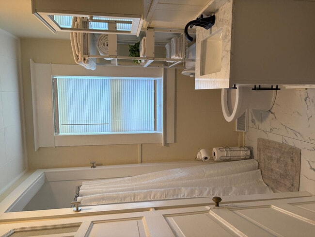 Building Photo - 601 Rumely St