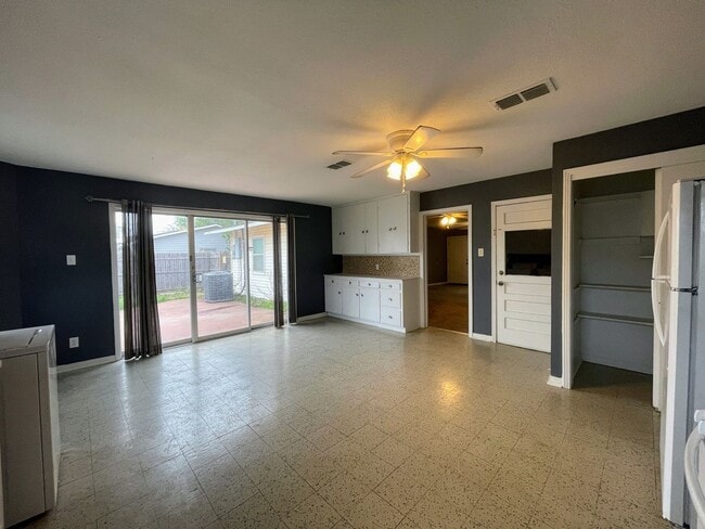 Building Photo - Charming 2-Bedroom Single-Family Home – Perfect for Comfort & Convenience!