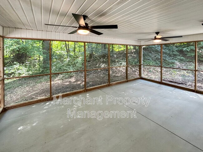 Building Photo - 210 Abigail Ln