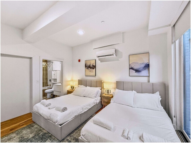 Building Photo - 236 W Thompson St