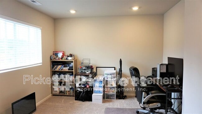 Building Photo - 6477 Hornet Cir NE