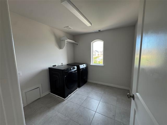 Building Photo - 633 Somerset Dr