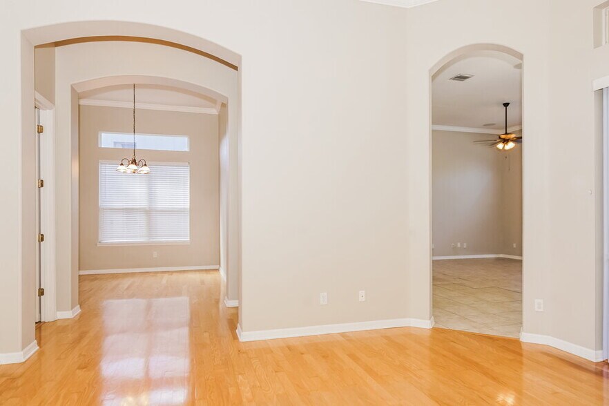 Building Photo - 1703 Stargazer Terrace