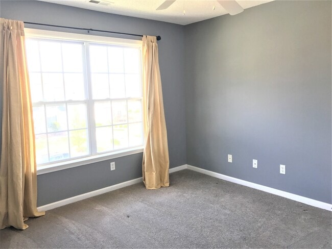 Building Photo - Great Family Home -  Fenced Backyard - Garage!