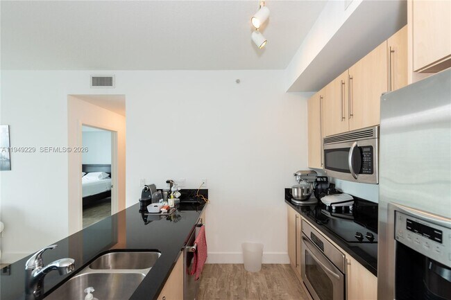 Building Photo - 79 SW 12th St