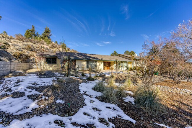 Building Photo - FULLY FURNISHED Home in the Mountains