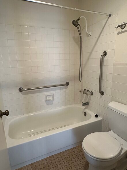 Building Photo - 10970 Summerdale Way