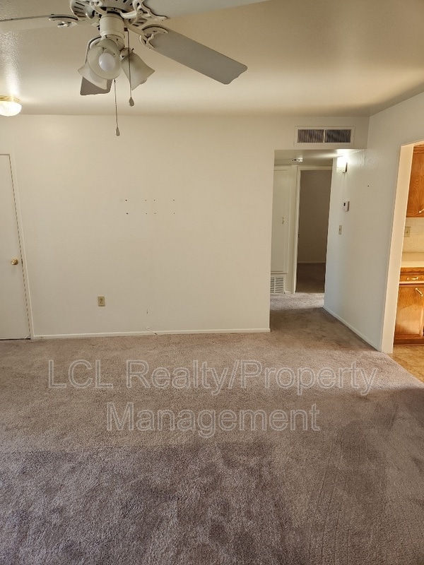 Building Photo - 26787 Oakmont Dr