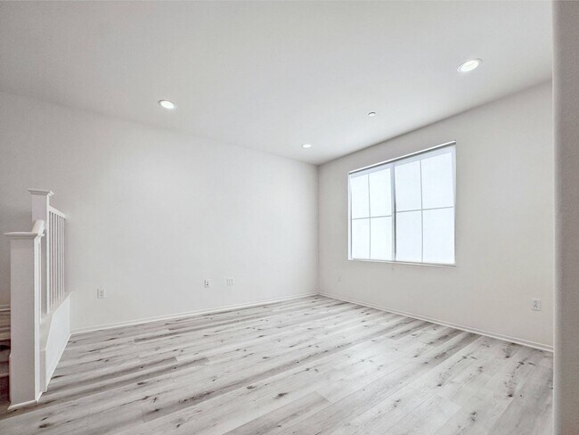 Building Photo - 3180 E Yountville Dr