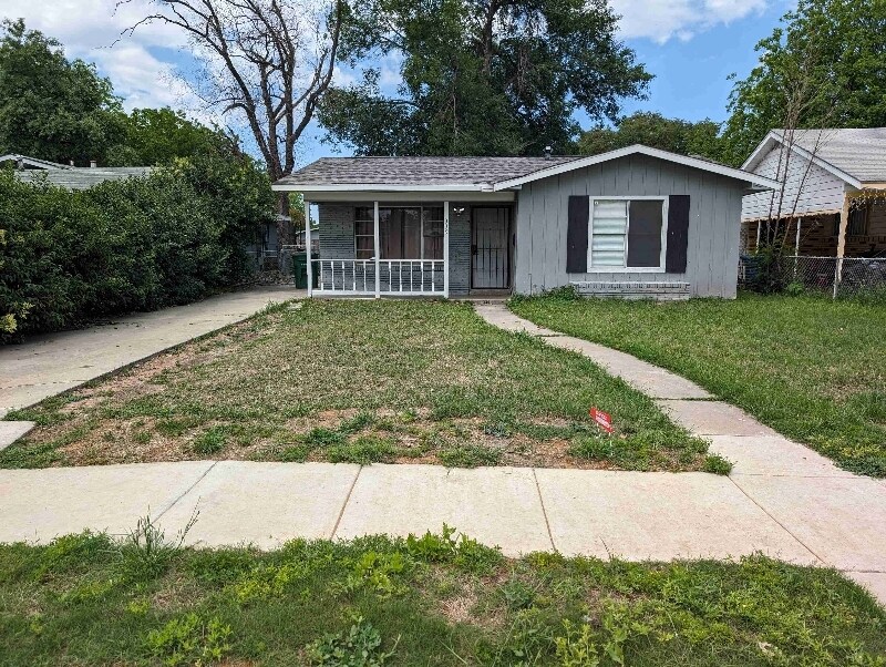 Building Photo - 339 W Bedford Ave