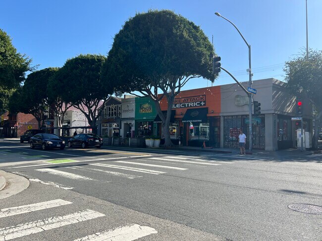 Building Photo - 2721 2nd St