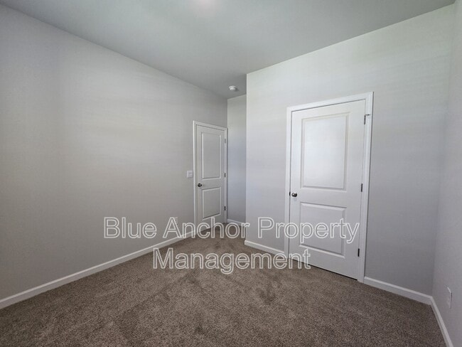 Building Photo - 77 Bonaparte St