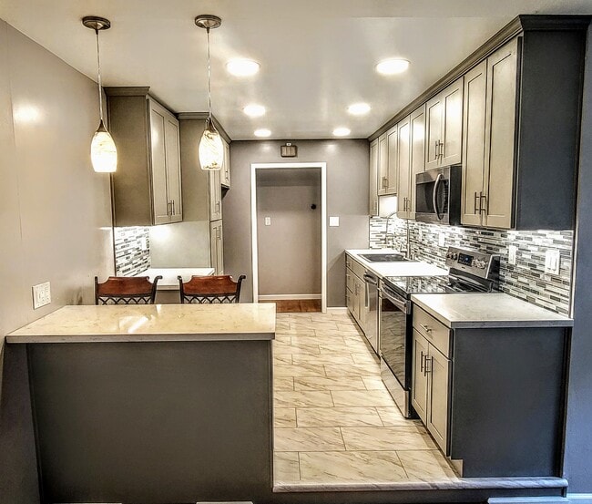 Building Photo - 40825 Robin St