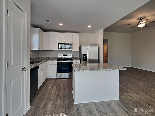 Building Photo - 123 Harvest Cir