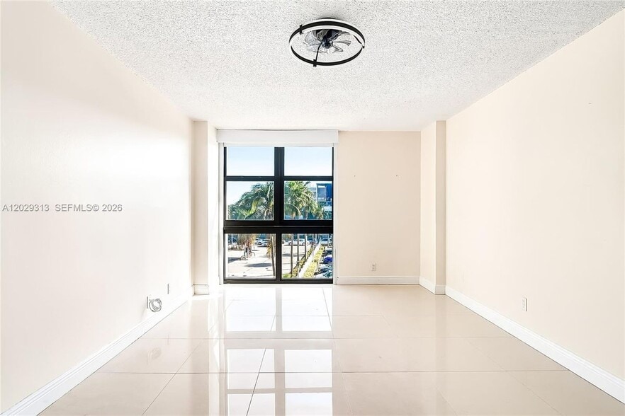 Building Photo - 3031 N Ocean Blvd