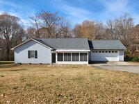 Building Photo - 3 bedroom home in Lincolnton