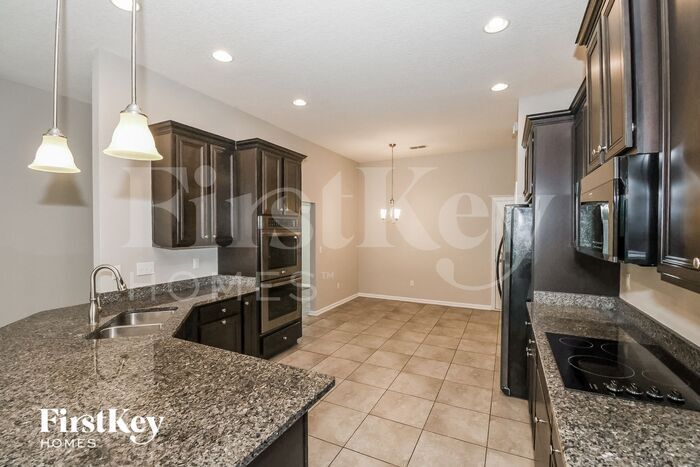 Building Photo - 15612 Mason Lakes Dr