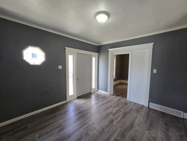 Building Photo - 1148 Columbia St