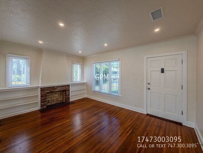 Building Photo - 1320 E Maple St