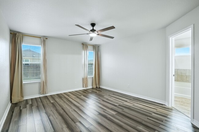 Building Photo - 6074 Akin Quay