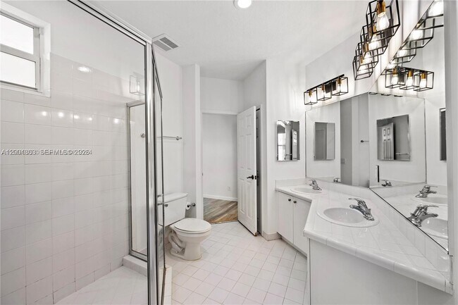 Building Photo - 16449 SW 84th Pl