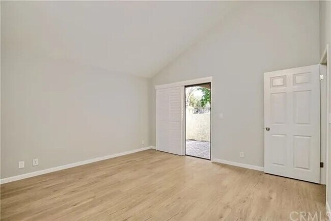 Building Photo - Two Bedroom, Two Bathroom Home for 12-mont...