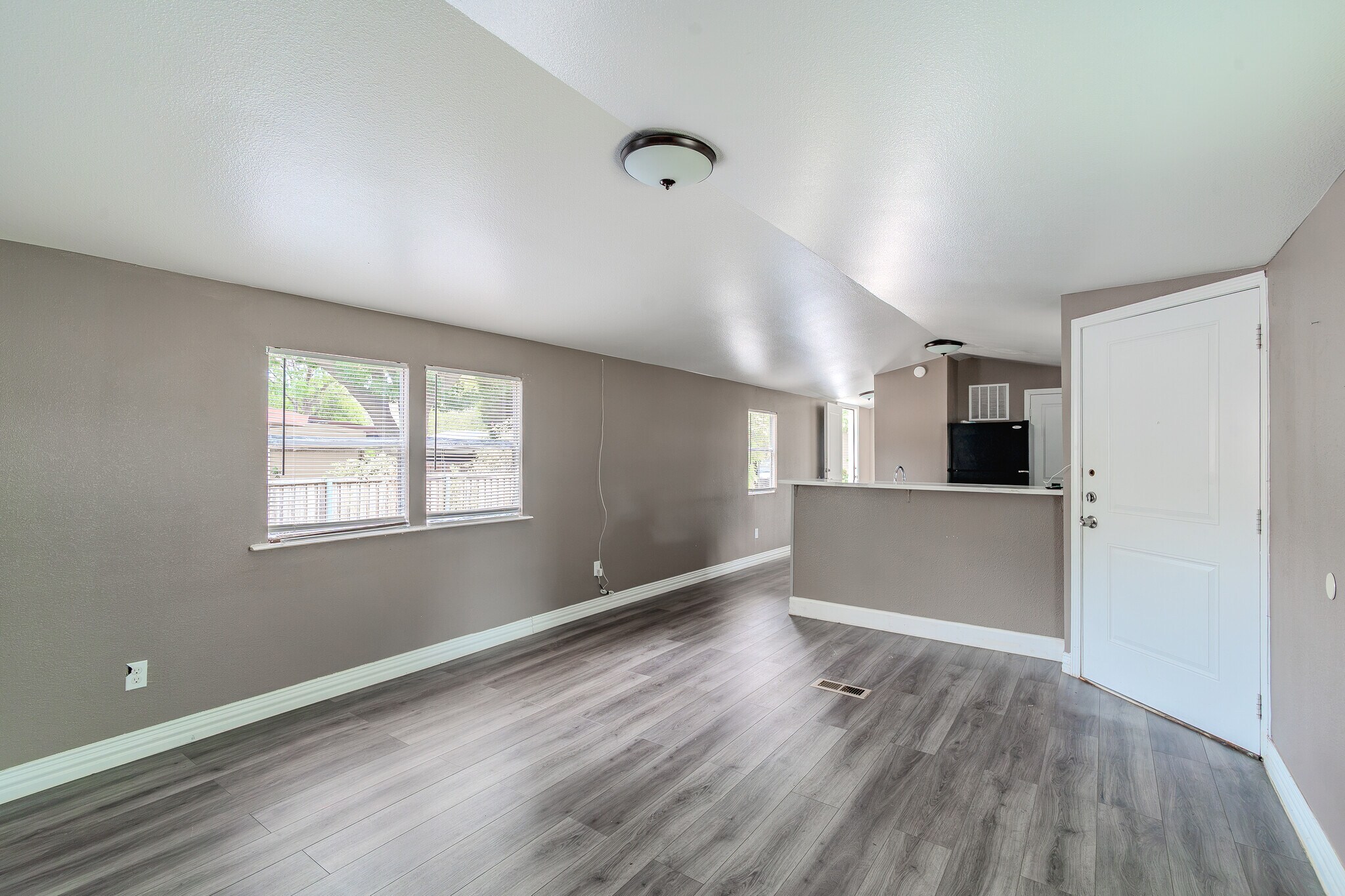Building Photo - 5641 Kimber Ln