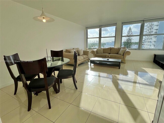 Building Photo - 2899 Collins Ave